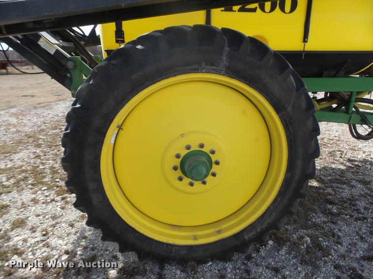 image for item DB1892 2006 Bestway Field Pro III sprayer