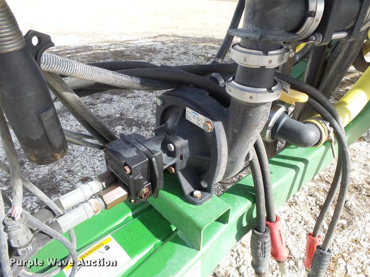 image for item DB1892 2006 Bestway Field Pro III sprayer