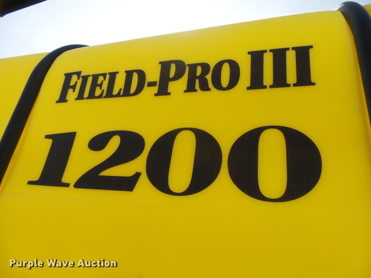 image for item DB1892 2006 Bestway Field Pro III sprayer