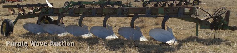 image for item DB4673 John Deere A2800 six bottom plow
