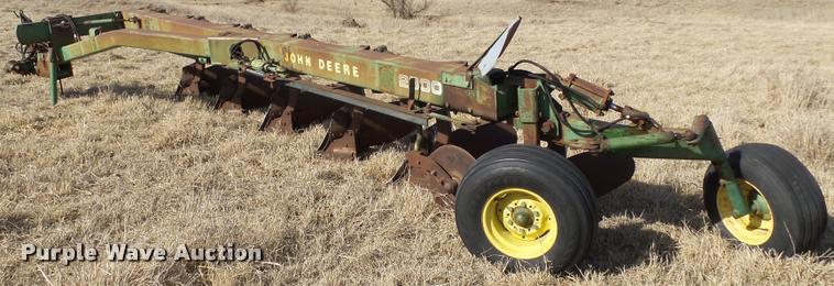 image for item DB4673 John Deere A2800 six bottom plow