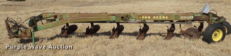 image for item DB4673 John Deere A2800 six bottom plow
