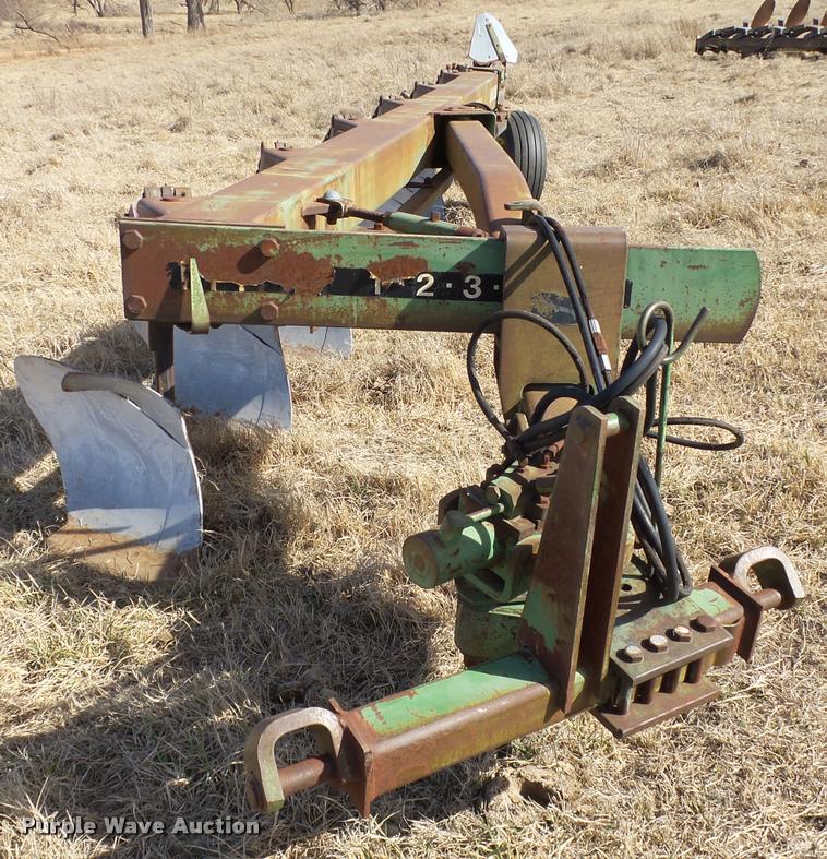 image for item DB4673 John Deere A2800 six bottom plow