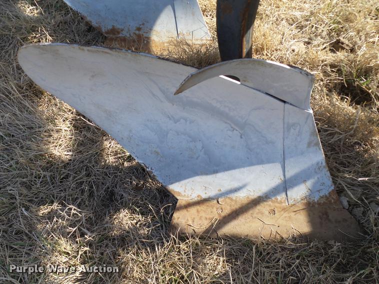 image for item DB4673 John Deere A2800 six bottom plow