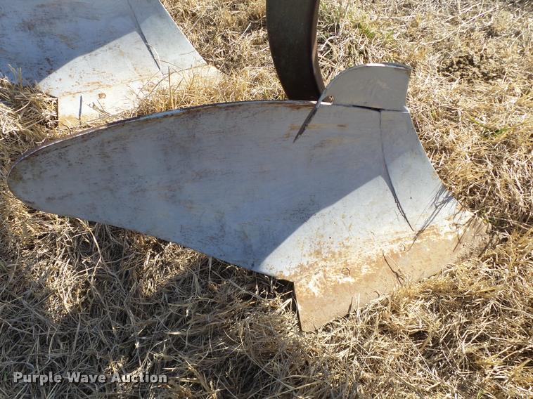 image for item DB4673 John Deere A2800 six bottom plow