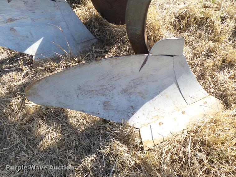 image for item DB4673 John Deere A2800 six bottom plow