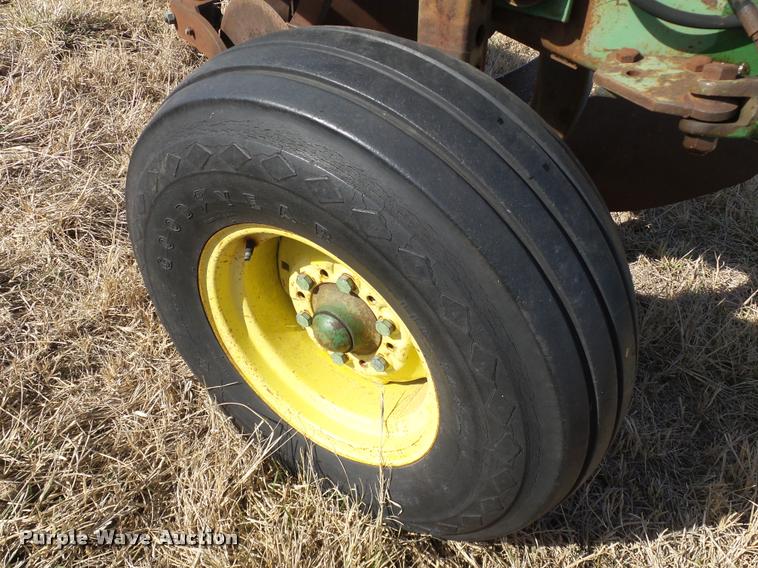 image for item DB4673 John Deere A2800 six bottom plow