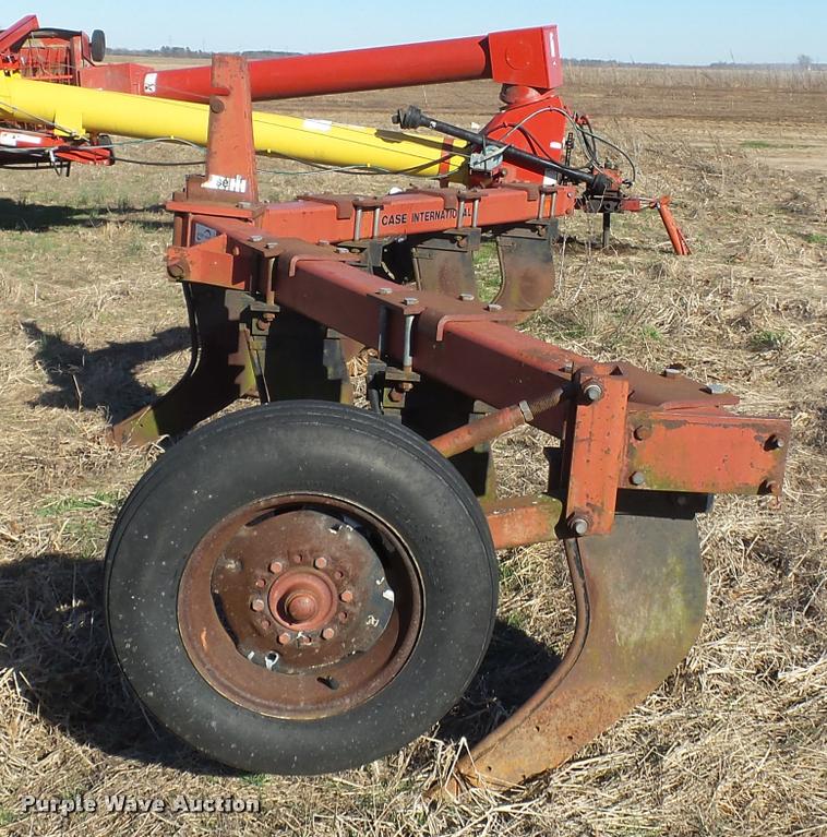 image for item K3340 Case IH 10SUBSO V-ripper