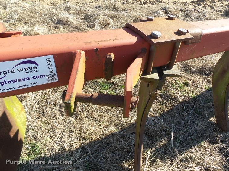 image for item K3340 Case IH 10SUBSO V-ripper