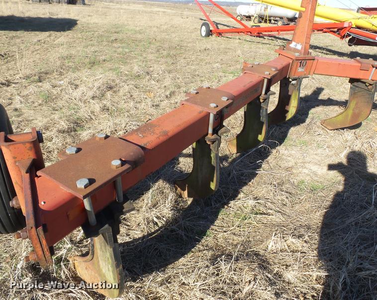 image for item K3340 Case IH 10SUBSO V-ripper