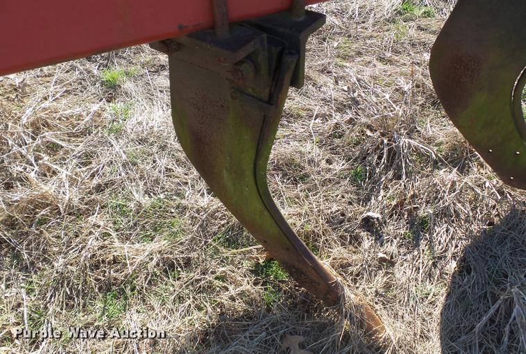 image for item K3340 Case IH 10SUBSO V-ripper