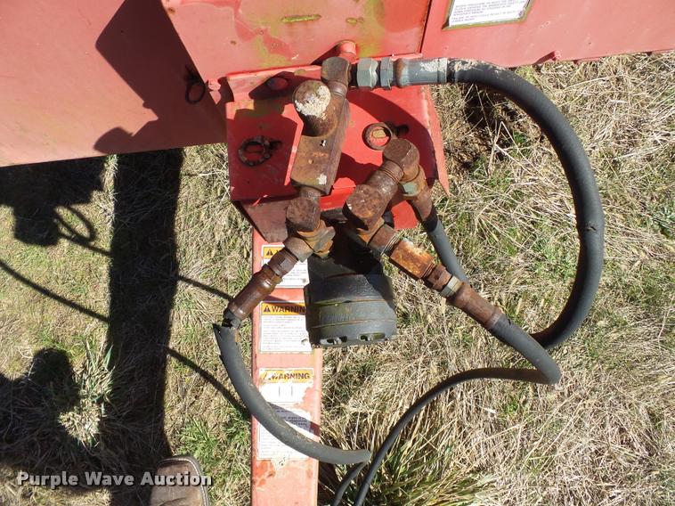 image for item K3350 Gehl BU970 silage wagon