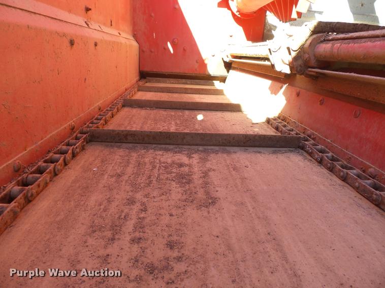 image for item K3350 Gehl BU970 silage wagon