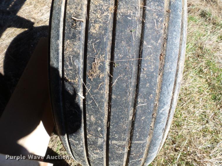 image for item K3350 Gehl BU970 silage wagon