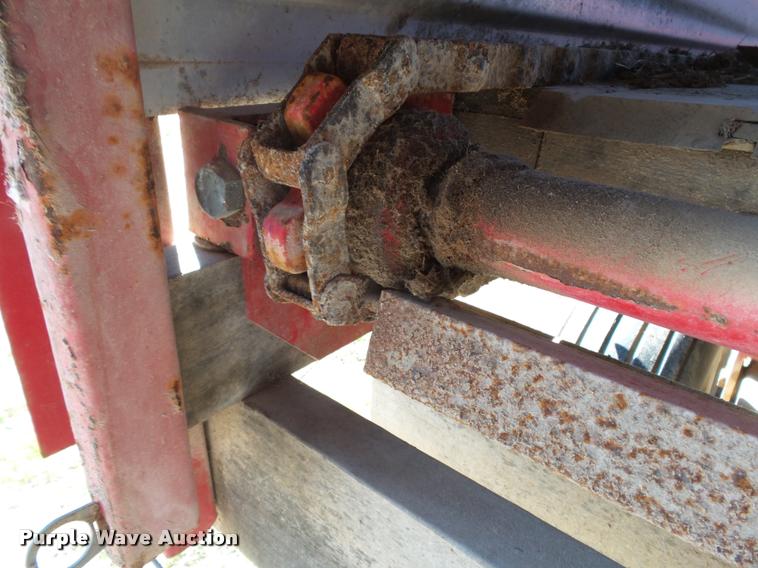 image for item K3350 Gehl BU970 silage wagon