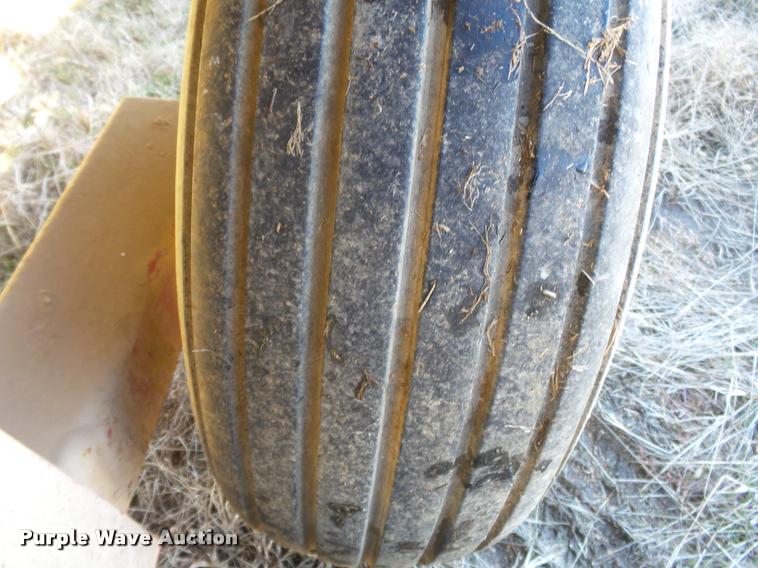 image for item K3350 Gehl BU970 silage wagon