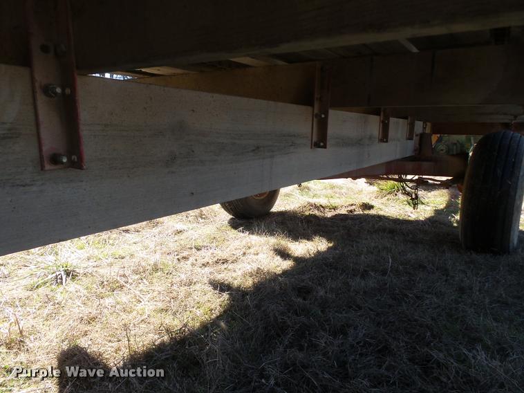 image for item K3350 Gehl BU970 silage wagon