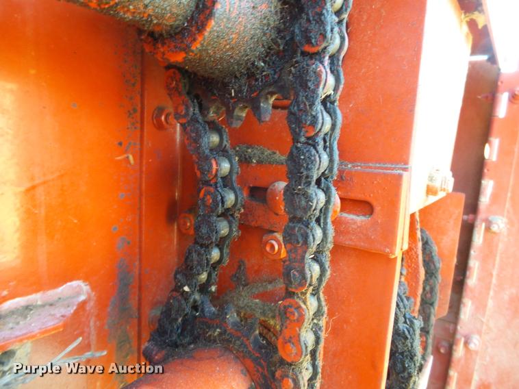 image for item K3350 Gehl BU970 silage wagon