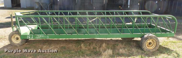image for item K3352 Schoessow AF24 round bale feeder
