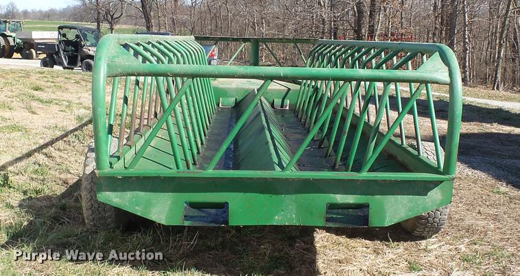 image for item K3352 Schoessow AF24 round bale feeder