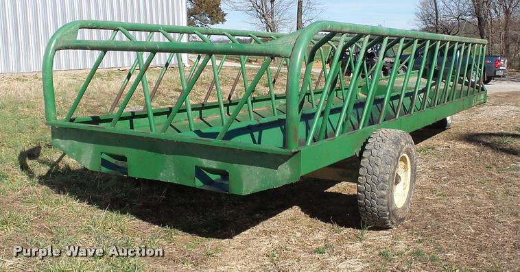 image for item K3352 Schoessow AF24 round bale feeder
