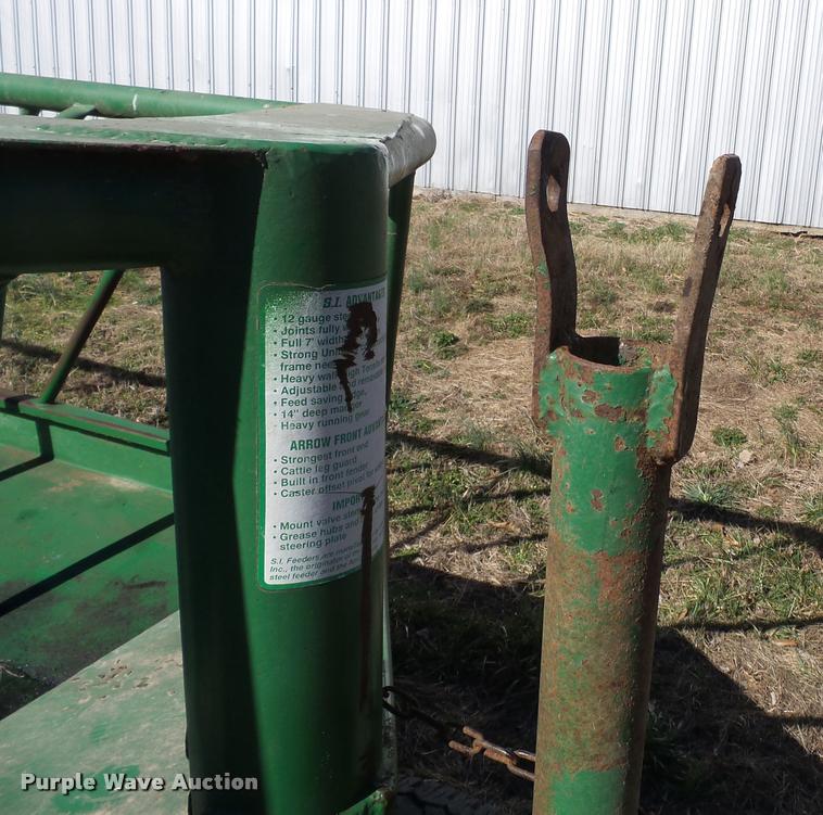 image for item K3352 Schoessow AF24 round bale feeder