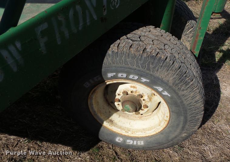 image for item K3352 Schoessow AF24 round bale feeder