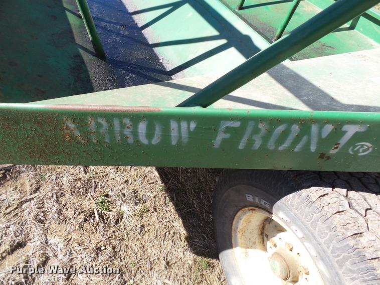 image for item K3352 Schoessow AF24 round bale feeder