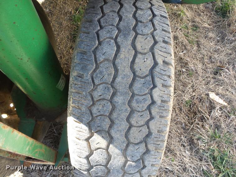 image for item K3352 Schoessow AF24 round bale feeder