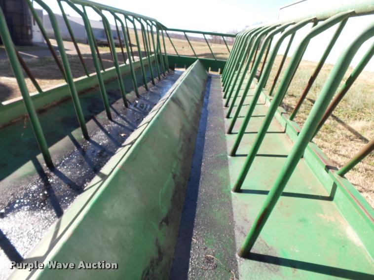 image for item K3352 Schoessow AF24 round bale feeder