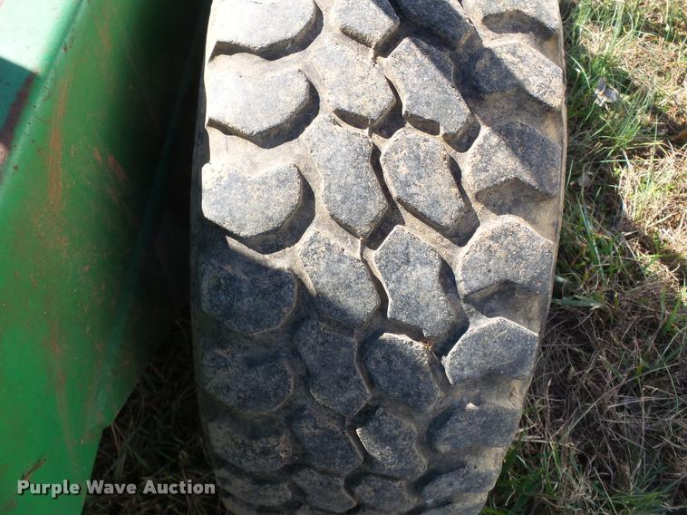 image for item K3352 Schoessow AF24 round bale feeder