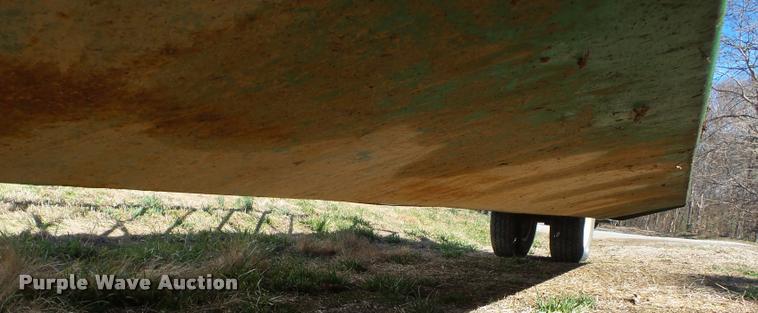 image for item K3352 Schoessow AF24 round bale feeder