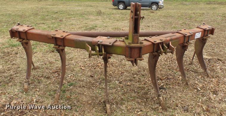 image for item K3358 International 10 ripper