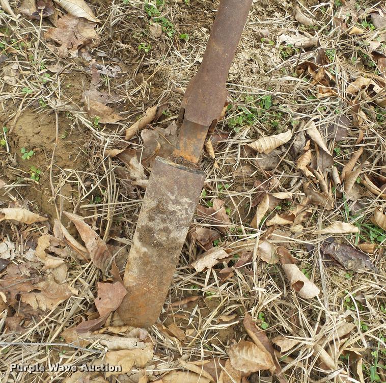 image for item K3358 International 10 ripper