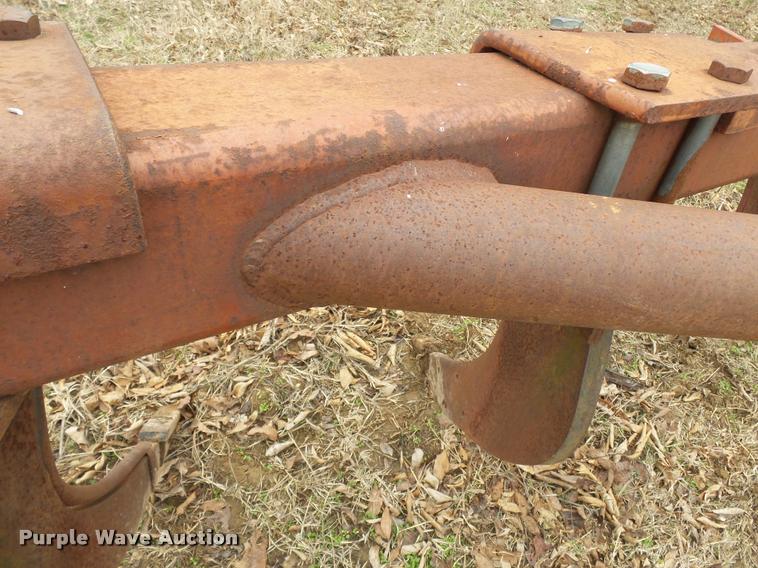 image for item K3358 International 10 ripper