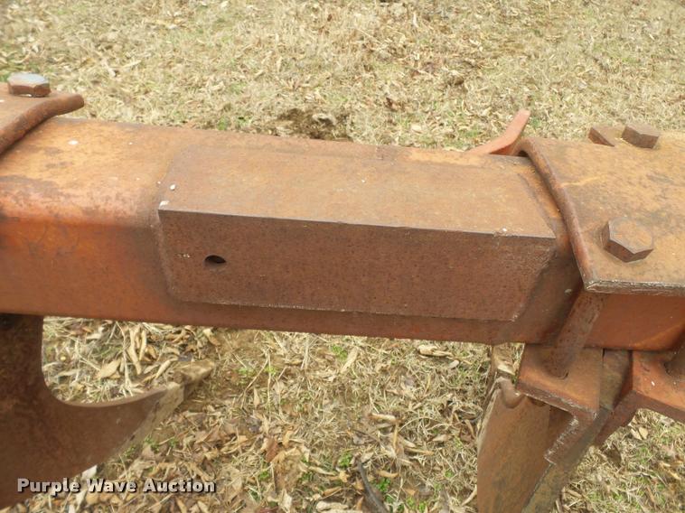 image for item K3358 International 10 ripper