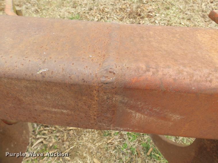 image for item K3358 International 10 ripper