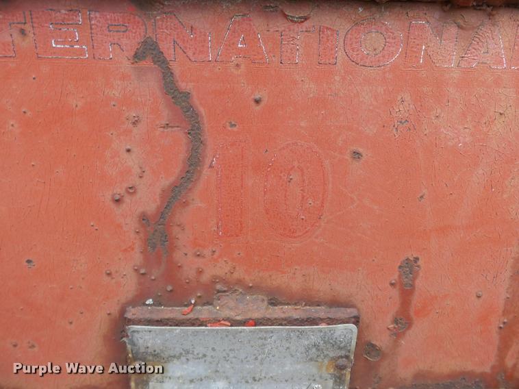 image for item K3358 International 10 ripper