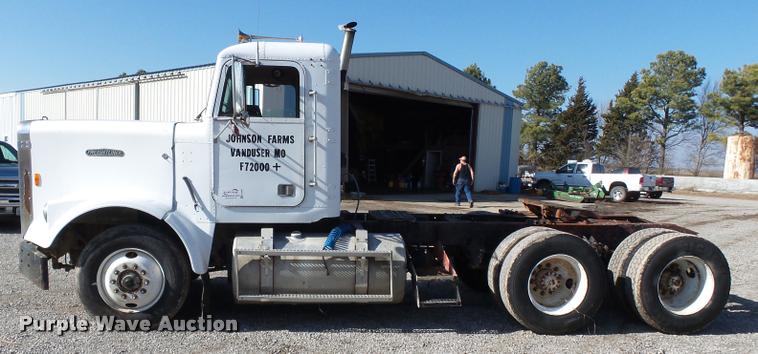image for item K3368 1986 Freightliner semi truck