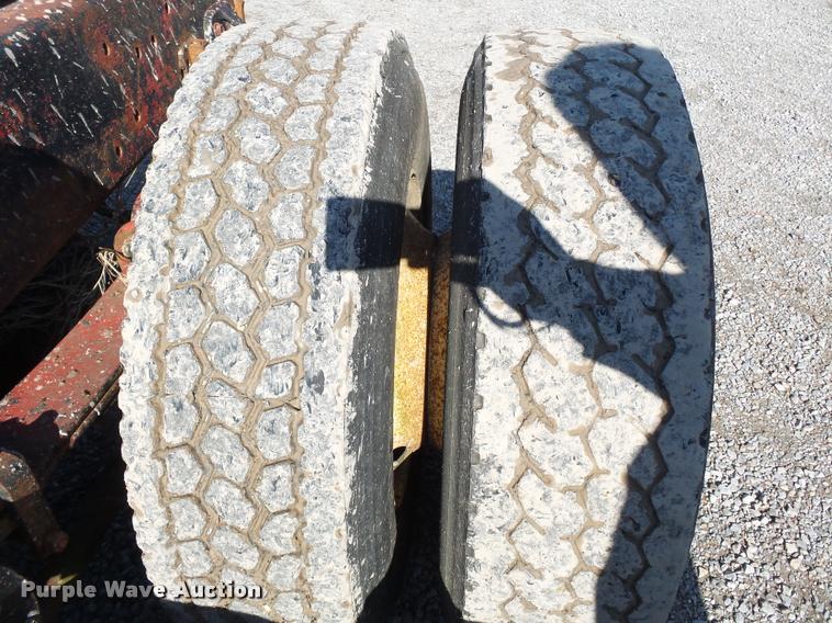 image for item K3368 1986 Freightliner semi truck