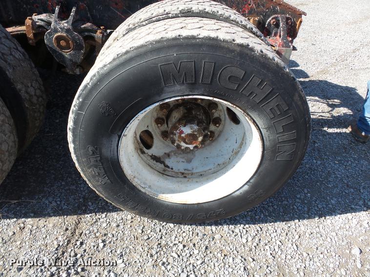 image for item K3368 1986 Freightliner semi truck