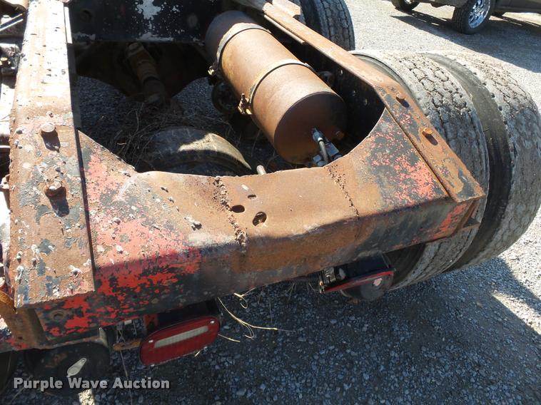 image for item K3368 1986 Freightliner semi truck