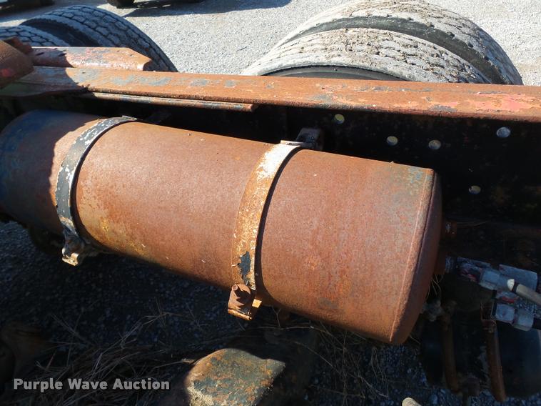 image for item K3368 1986 Freightliner semi truck