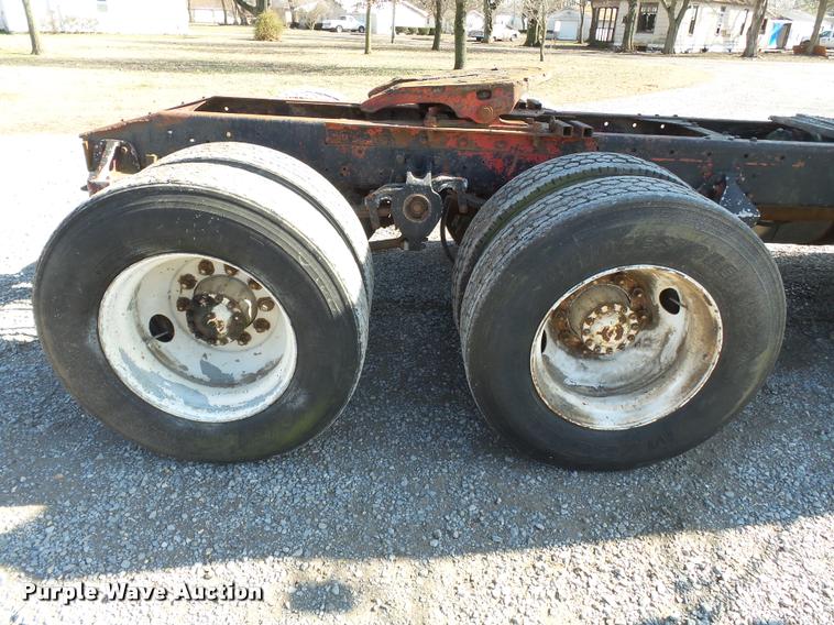 image for item K3368 1986 Freightliner semi truck