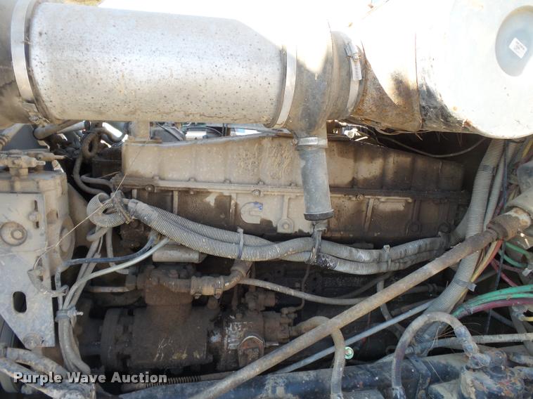 image for item K3368 1986 Freightliner semi truck