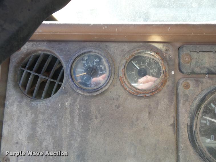 image for item K3368 1986 Freightliner semi truck