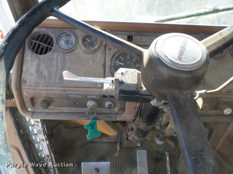 image for item K3368 1986 Freightliner semi truck