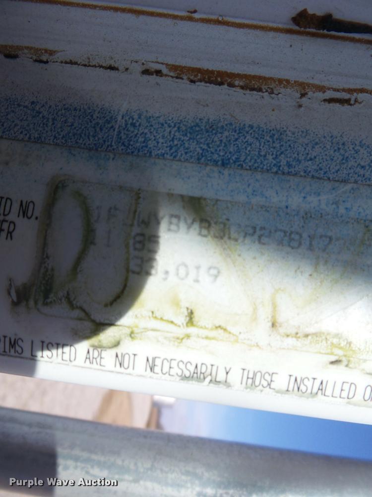 image for item K3368 1986 Freightliner semi truck