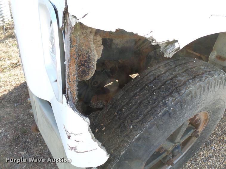 image for item K3369 1977 International 1700 grain truck