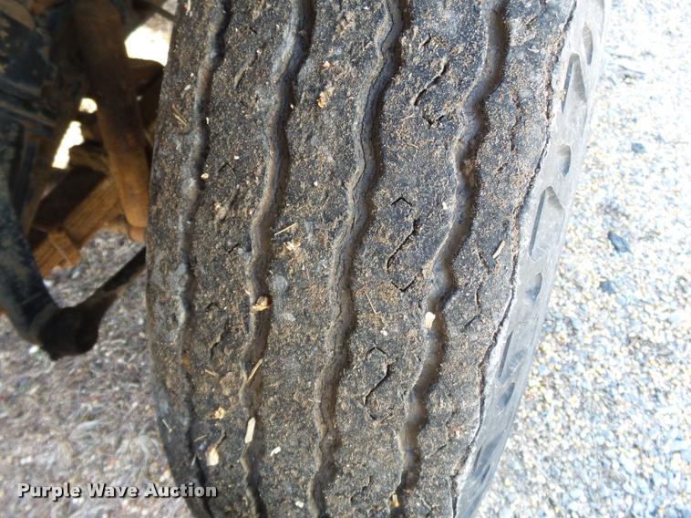 image for item K3369 1977 International 1700 grain truck